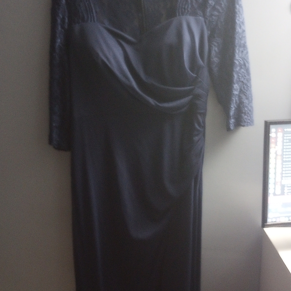 Elegant Navy Lace Evening Dress